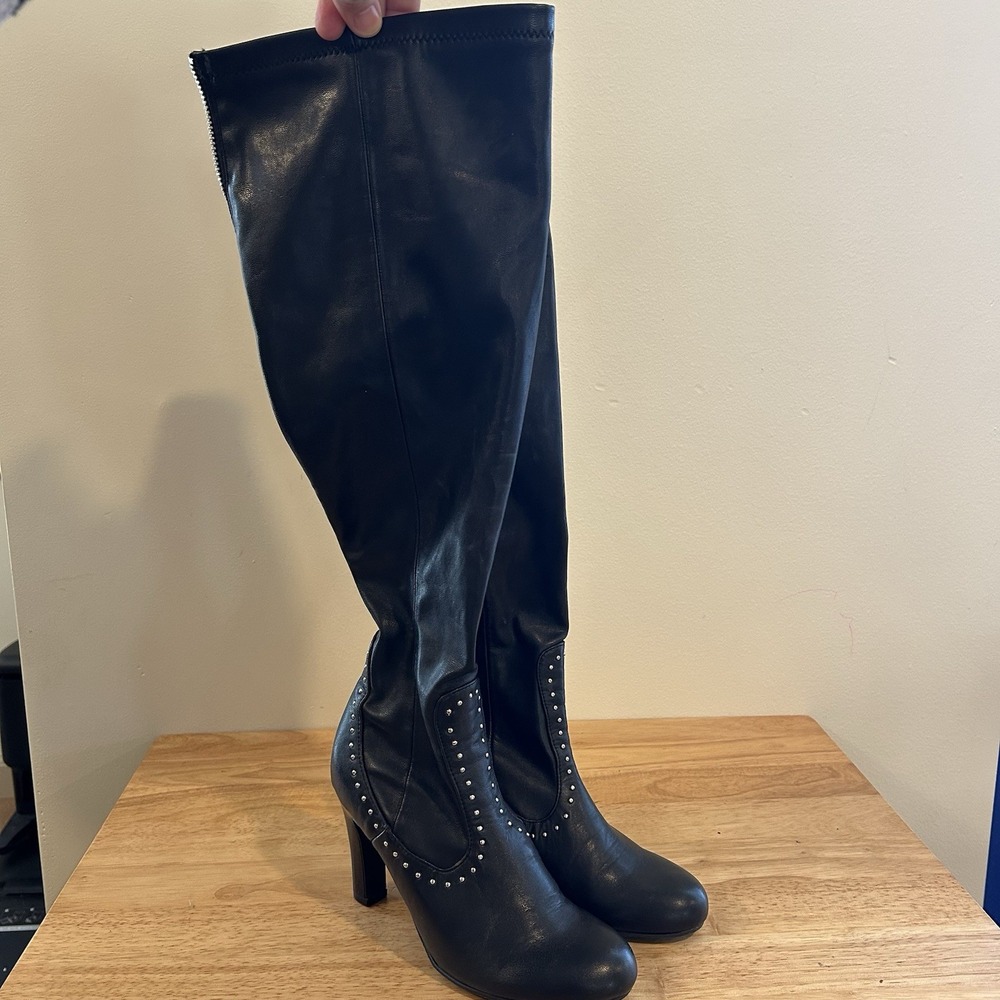 franco‎ sarto the artists collection silver studded black boots 5.5 Sleek Chic